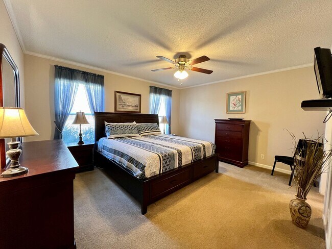 Building Photo - Fully Furnished and Utilities Included!