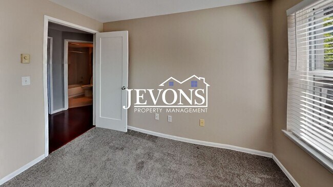 Building Photo - Stunning property in the heart of Seattle!