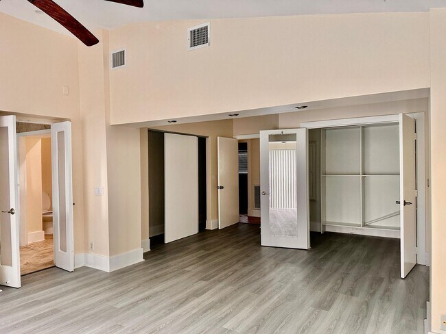 Building Photo - 259 Kansas Ave