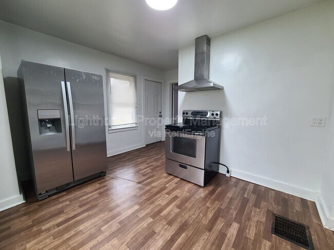 Building Photo - 1387 Hurd Ave