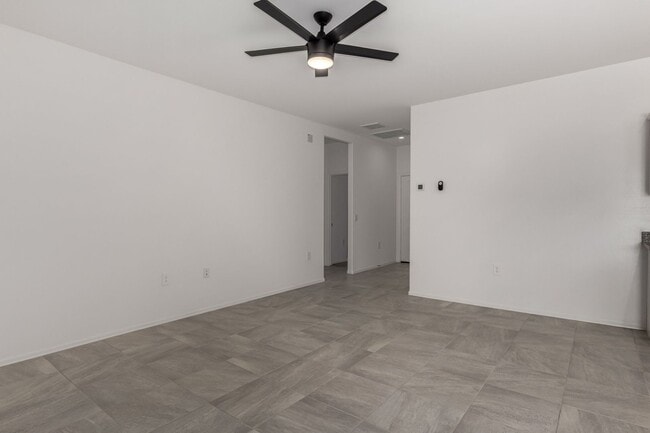 Building Photo - Beautiful 3 bed, 2 bath Casa Grande home