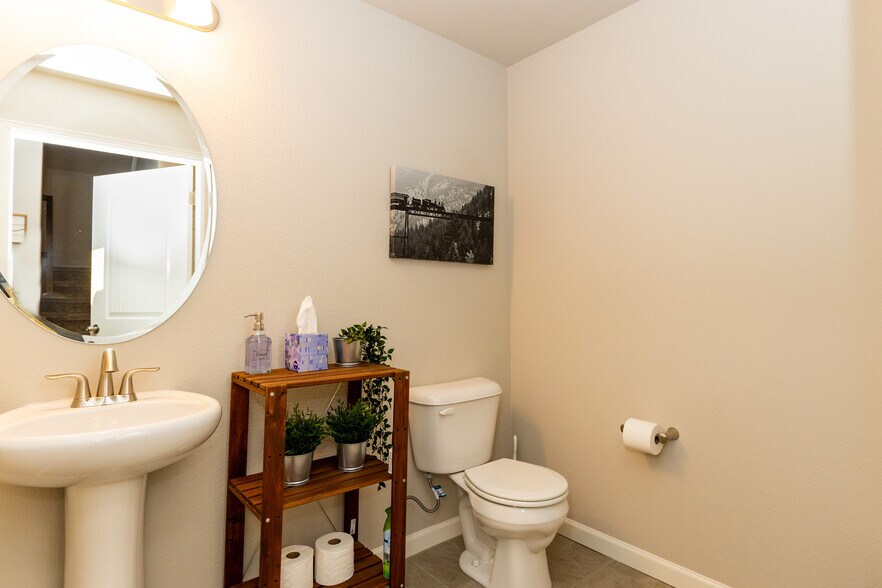 Building Photo - 2097 Birmingham Loop