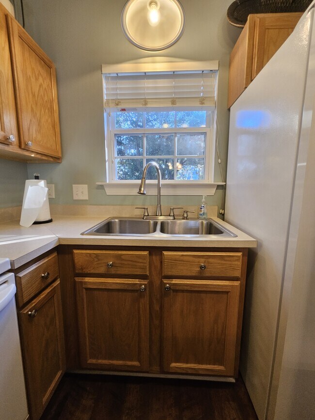 Building Photo - 1105 13th St