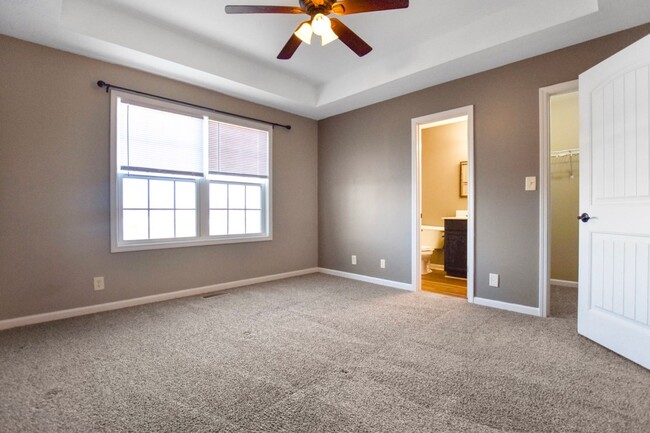 Building Photo - Pet Friendly Three Bedroom!