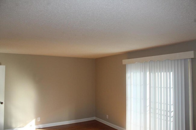 Building Photo - 2233 Shadow Valley Rd