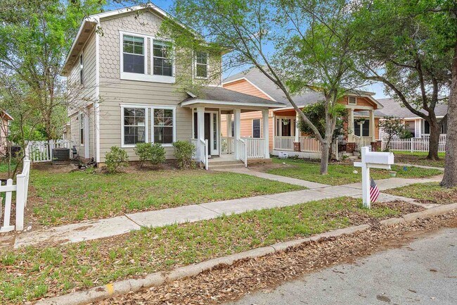 Building Photo - Plum Creek - 3 Bedroom / 2.5 Bathroom Home - 2 Car Garage - Fenced Backyard