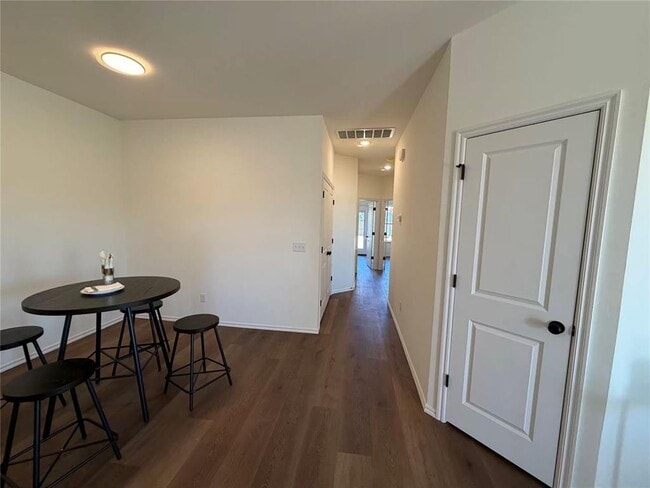 Building Photo - 209 Liam Dr
