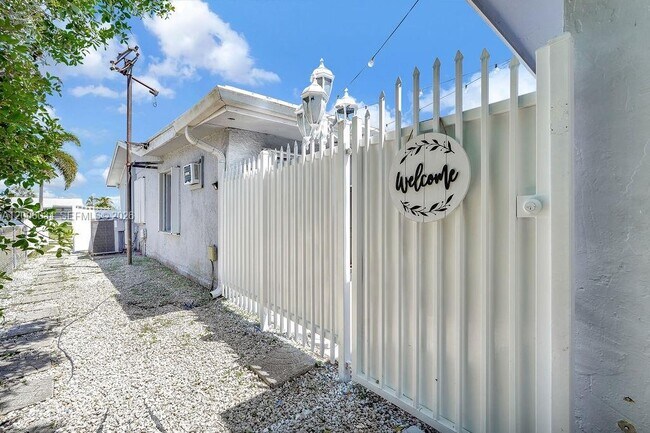 Building Photo - 25420 SW 124th Pl