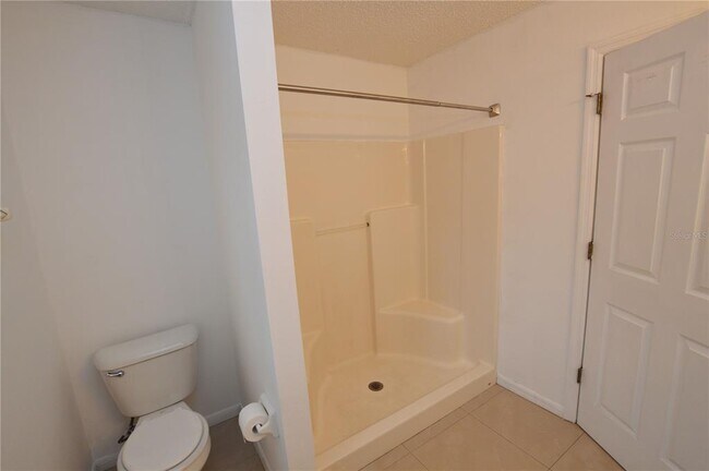 Building Photo - 18 Pittwick Ln