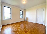 Building Photo - 2 bedroom in BRONX NY 10463