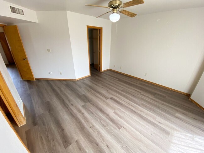 Building Photo - 11343 W Townley Ave