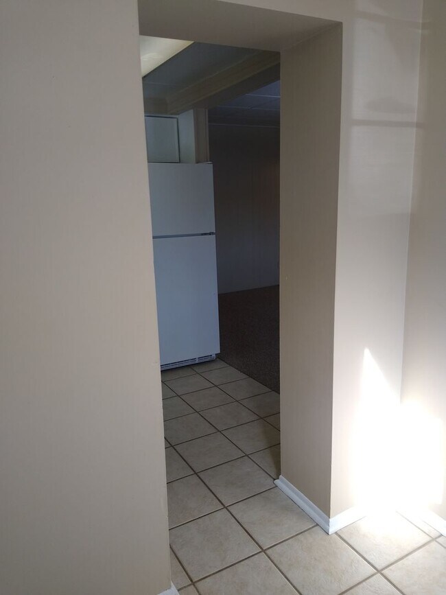 Building Photo - Highlands 1 Bedroom 1 Bath w/ Yard and Laundry!