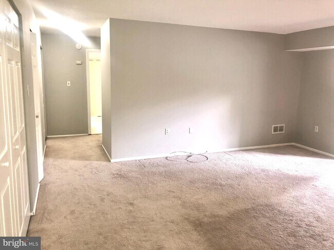 Building Photo - 1809 Snow Meadow Ln