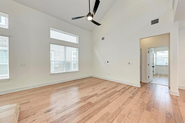 Building Photo - 1506 Homespun Rd
