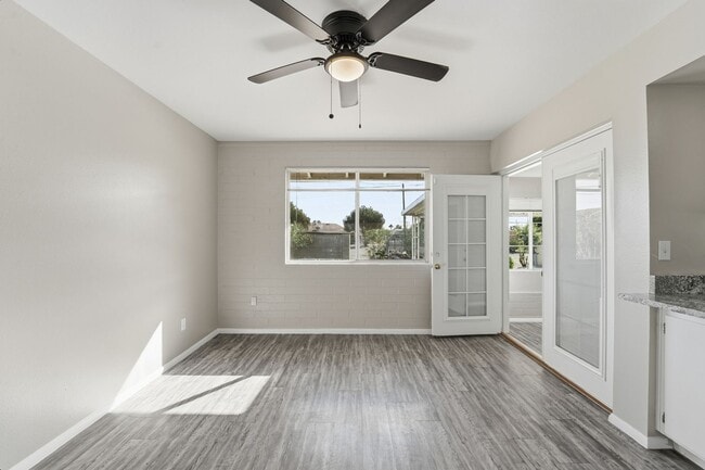 Building Photo - Comfortable 2-Bed Sun City Retreat with Vinyl Flooring & Fresh Paint