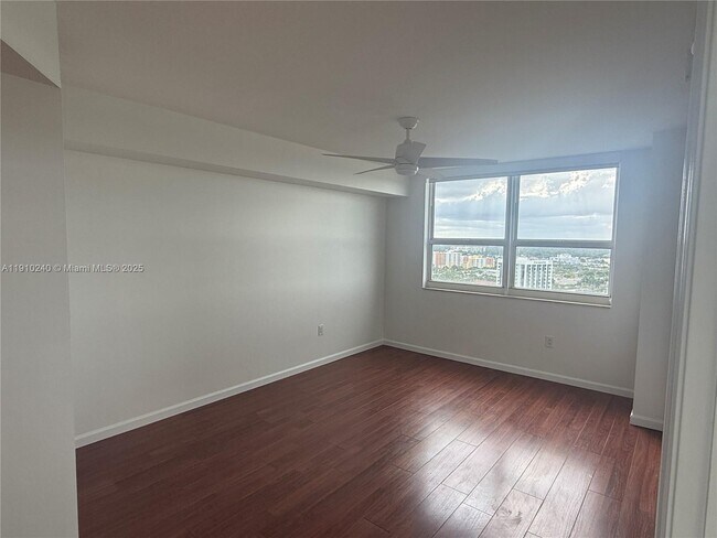 Building Photo - 19501 W Country Club Dr