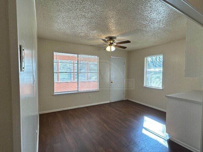 Building Photo - 618 N 23rd St