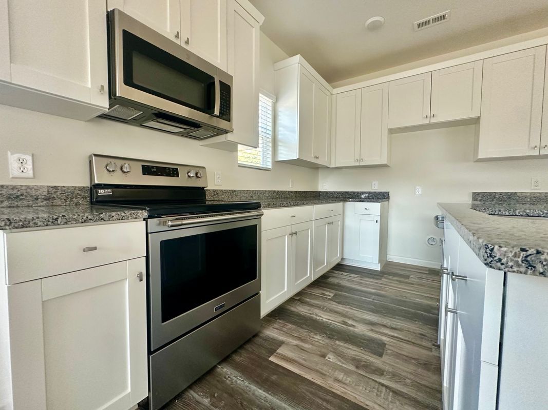 Building Photo - 248 Mills Ave