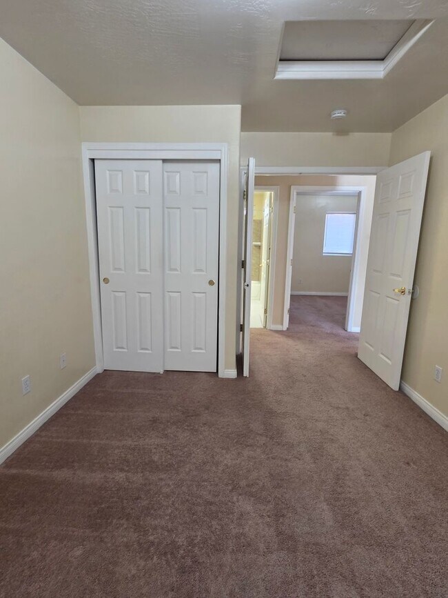 Building Photo - 722 Spring Meadow Ct