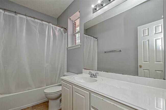 Building Photo - 118 N Willow Point Cir