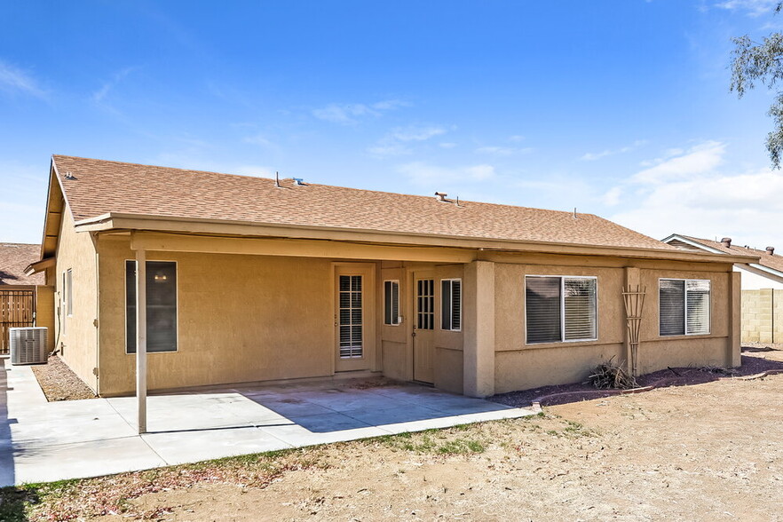 Building Photo - 7706 W San Miguel Ave