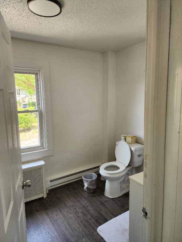 Building Photo - 302 Laurel Hill Ave