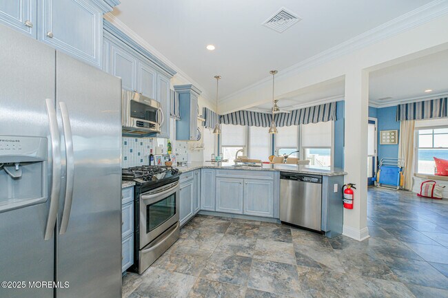 Building Photo - 257 Beach Front