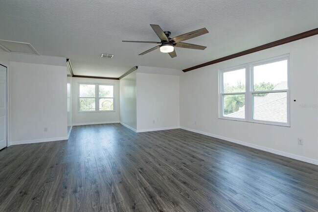 Building Photo - 13932 Florigold Dr