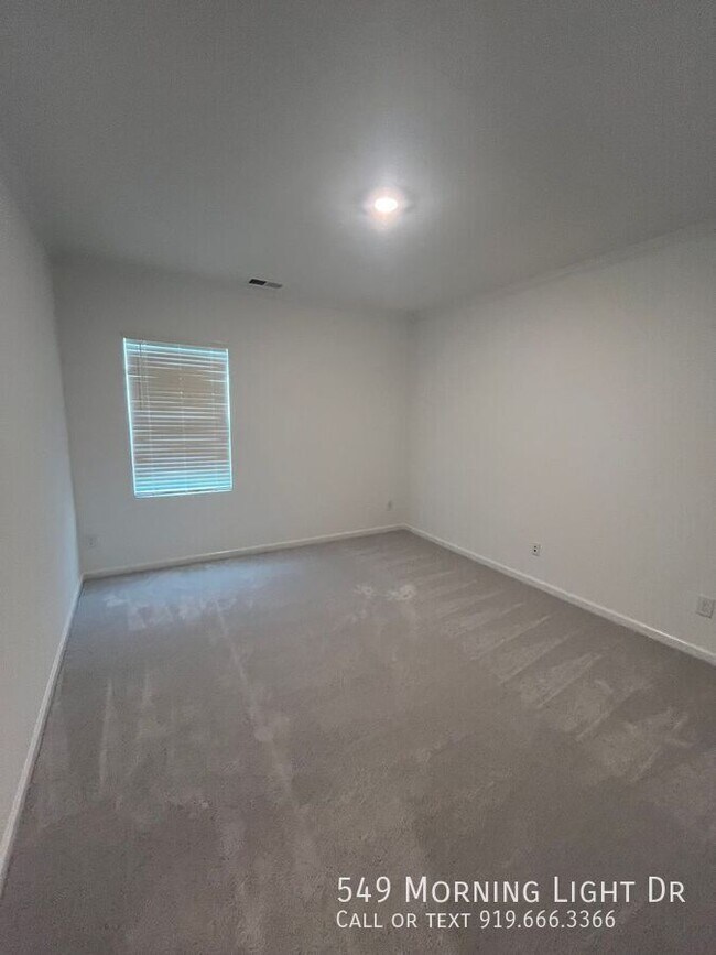 Building Photo - 549 Morning Lgt Dr