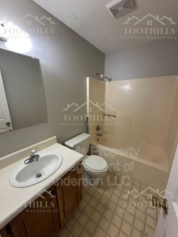 Building Photo - 119 Woodland Dr