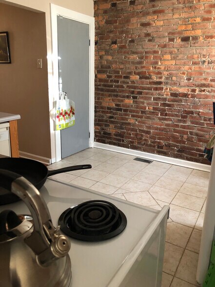 Building Photo - 113-1 Ivy St