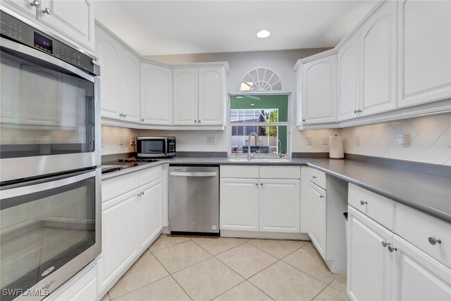 Building Photo - 1145 Jardin Dr