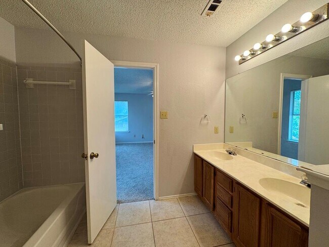 Building Photo - 14009 Maricella Ln
