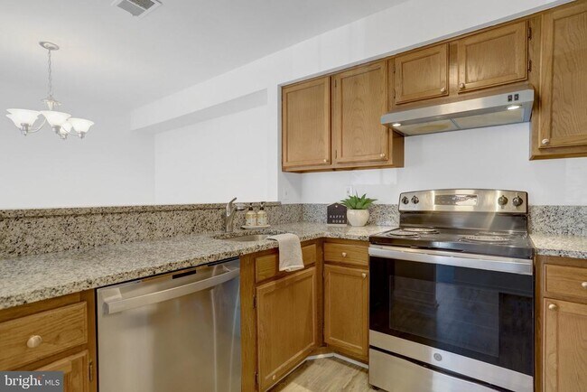Building Photo - 7825 Harrowgate Cir