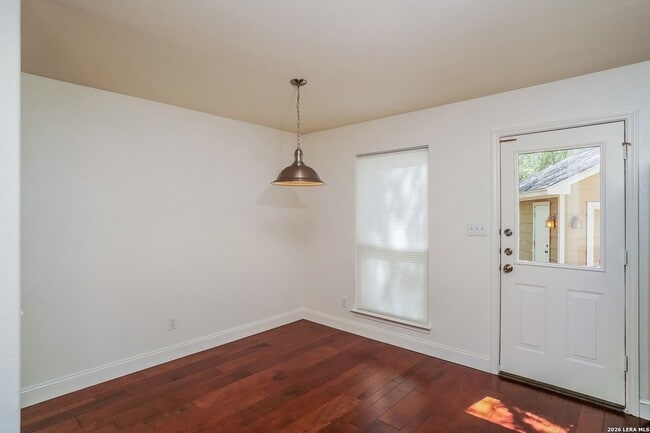Building Photo - 539 Willow Grove Dr