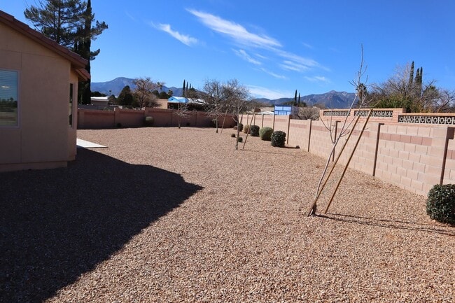 Building Photo - A Home You Have To See To Believe!!!