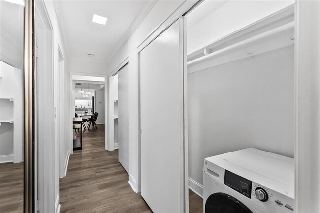 Building Photo - 3645 Peachtree Rd NE