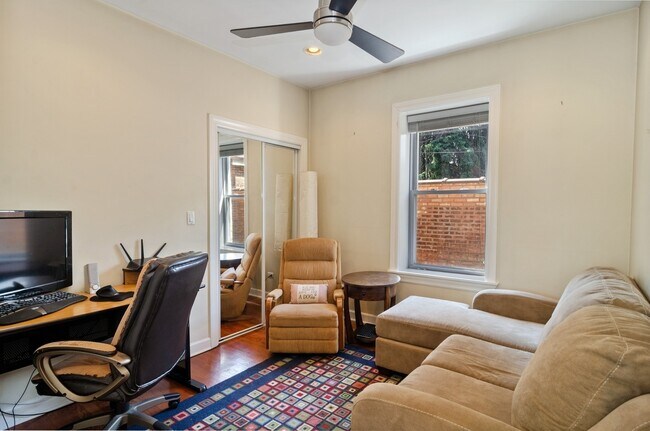 Building Photo - 3857 N Lawndale Ave