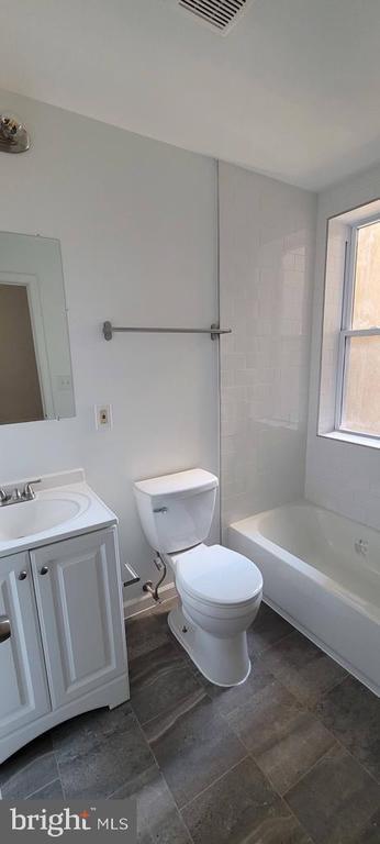 Building Photo - 1321 E Biddle St