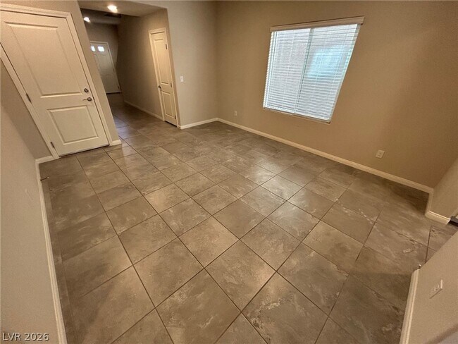 Building Photo - 7526 Pink Mimosa Ave