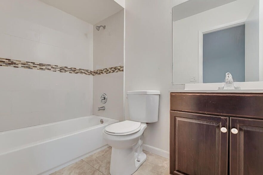 Building Photo - 4205 Turnberry Cir