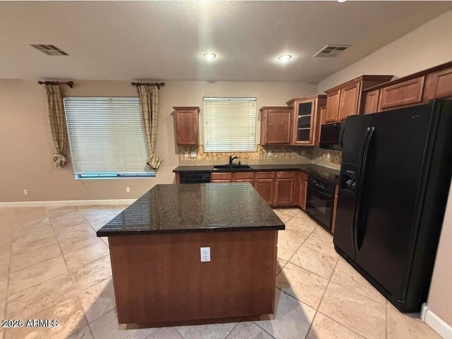 Building Photo - 421 W Wisteria Pl