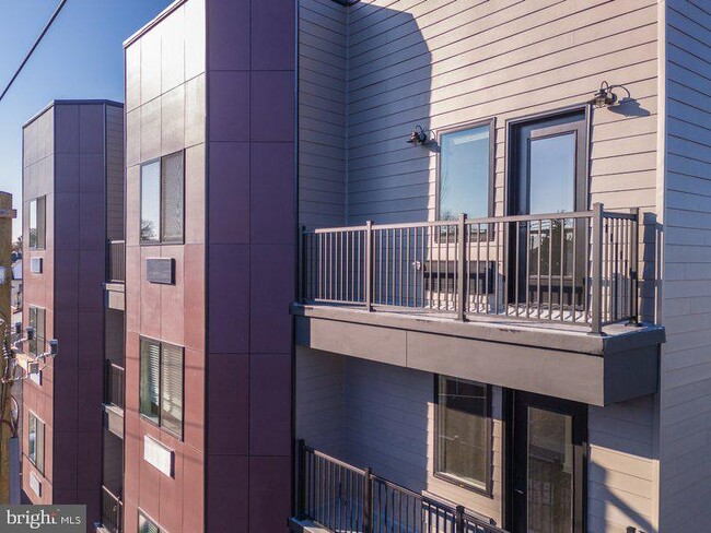 Building Photo - 4550 Mitchell St