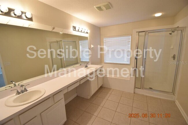 Building Photo - 11570 Misty Isle Ln