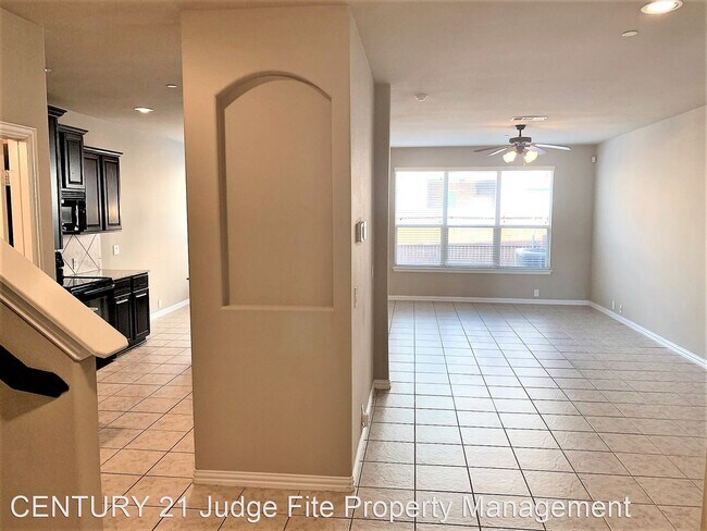 Building Photo - 3 br, 2.5 bath House - 1836 Villa Drive