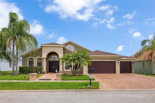 Building Photo - 10327 Meadow Crossing Dr