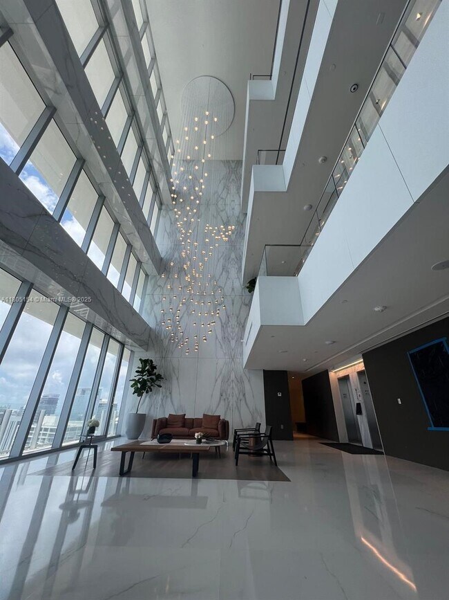 Building Photo - 300 Biscayne Blvd Way