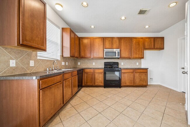 Building Photo - 25211 Hazel Ranch Dr