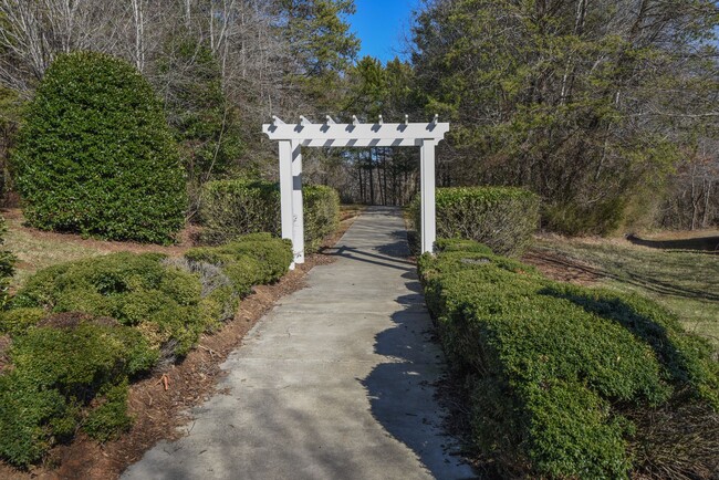 Building Photo - Beautiful Brooks Landing Condominium