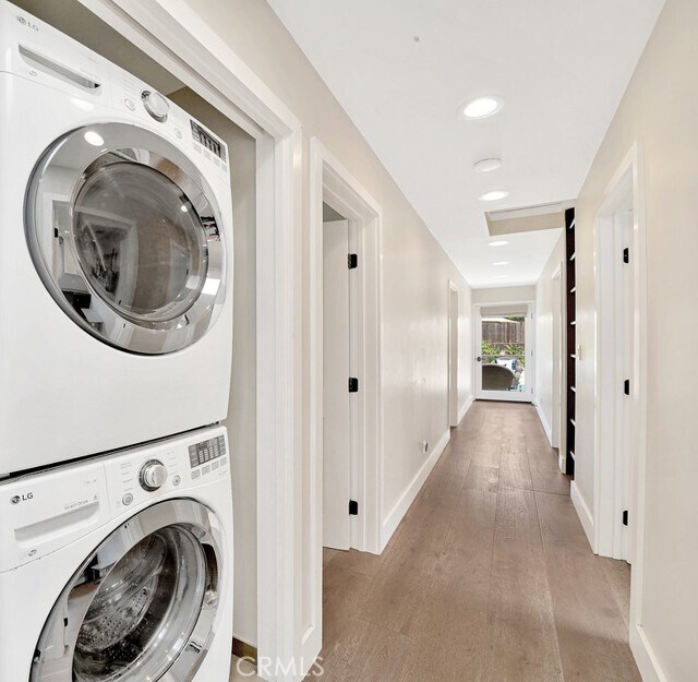 Building Photo - 314 W Avenida Valencia